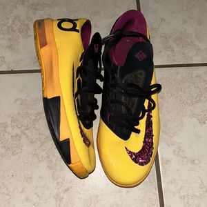 Nike KD’s 6 Peanut Butter And Jelly 2013 Big Kids Size 5. Euc